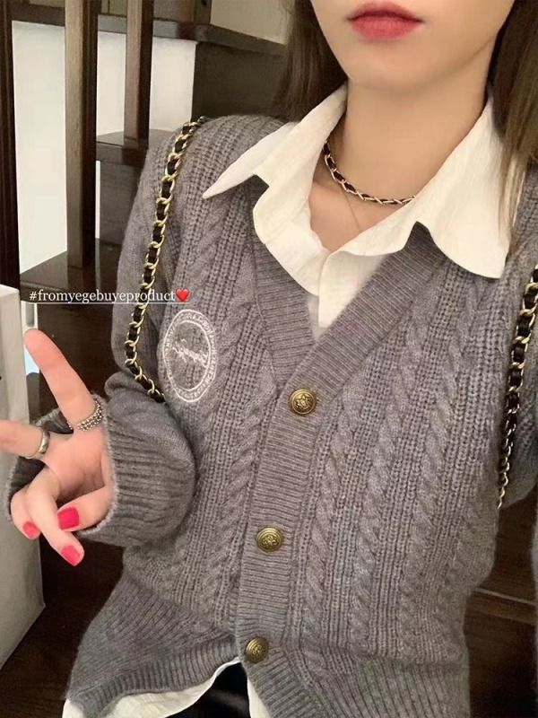 Korean version of round neck knitted sweater cardigan 2023 new all-match college style wool knitted jacket top women