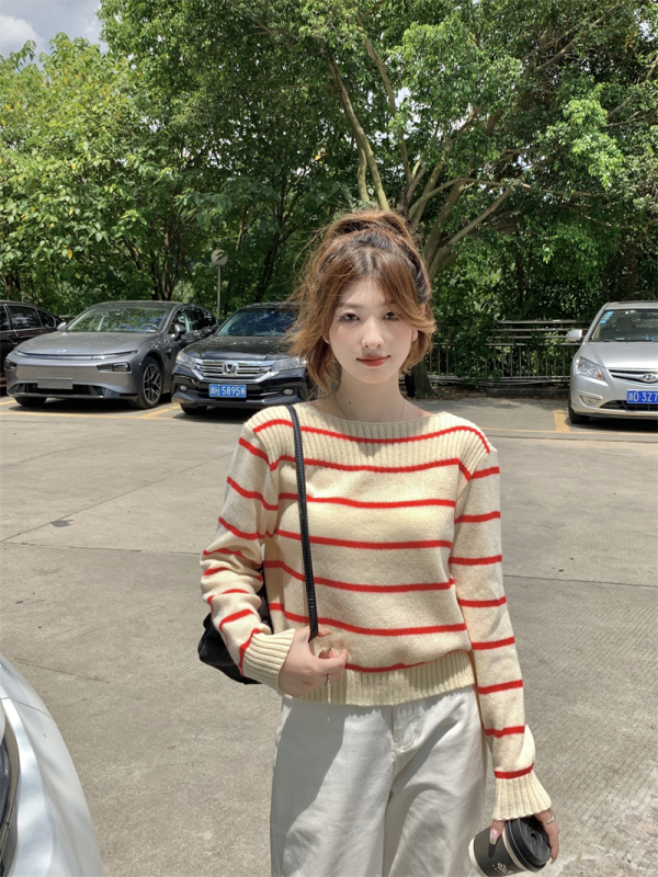Autumn new all-match round neck loose high-quality contrast color striped sweater long-sleeved top women