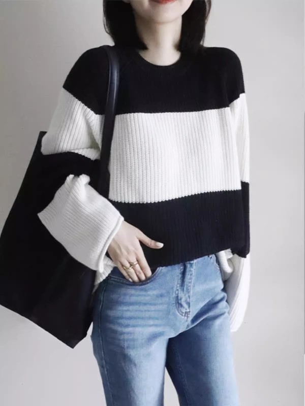 Retro contrast color black and white striped sweater sweater women's autumn and winter lazy wind design sense long-sleeved western style age-reducing top