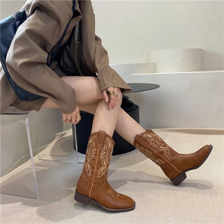 Western cowboy boots retro embroidered knight boots for women 2023 new He Sui same style V-mouth mid-calf boots long boots
