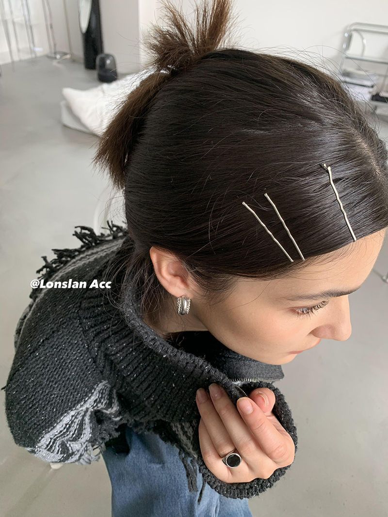 Simple basic distressed silver one-word clip for girls with side broken hair bangs clip Internet celebrity minimalist style metal wave clip