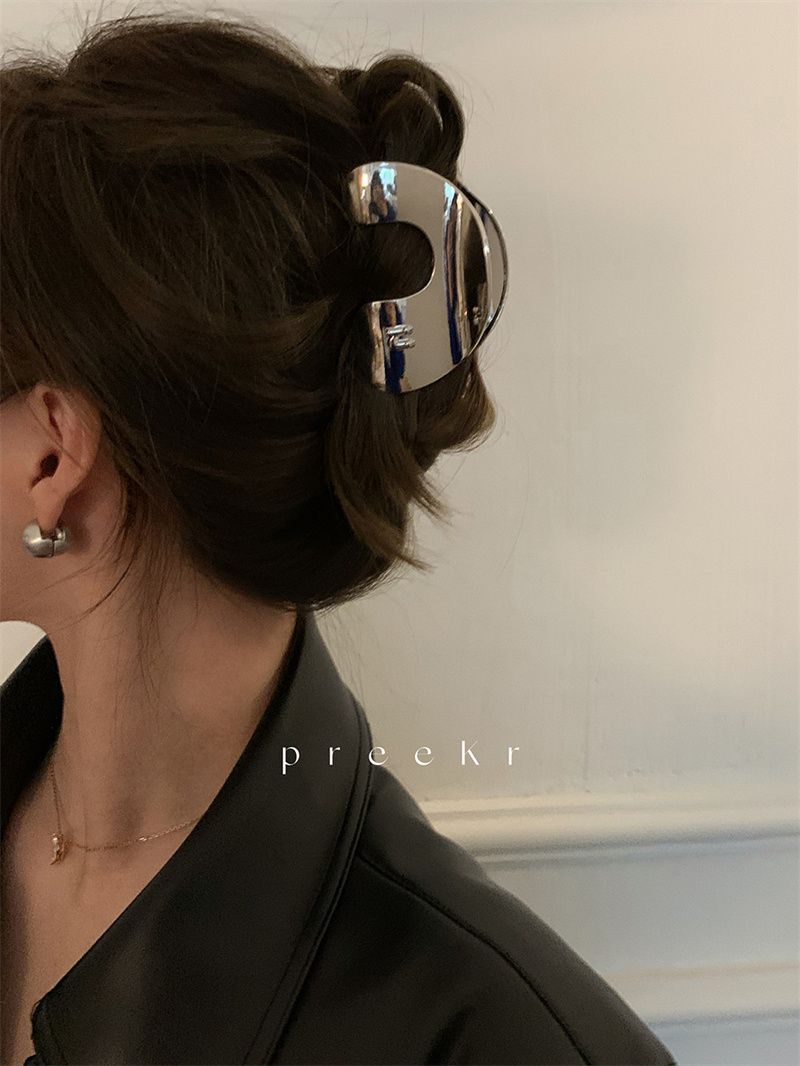 High-end metal silver U-shaped minimalist clip on the back of the head large shark chuck hair clip clip niche headgear
