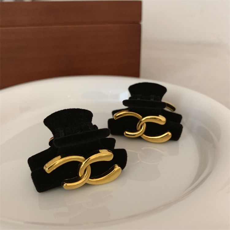 High-end metal small clip half-tie hair forehead bangs hair clip niche design hair accessories female small broken hair clip