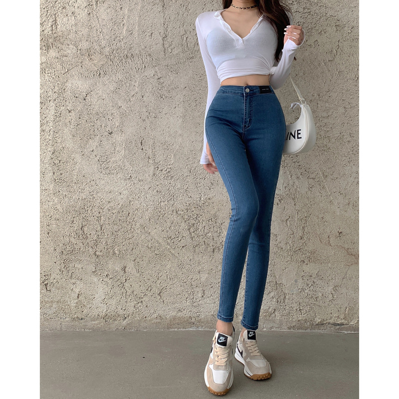 !  Fashionable, slim-fitting, stretchy mini-pants with labels, versatile, fashionable, new style jeans