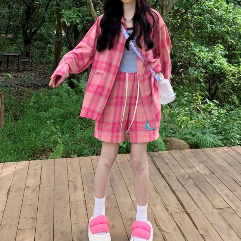 [Two-piece set] Retro loose plaid shirt sun protection top + high-waisted short-sleeved suit for female students