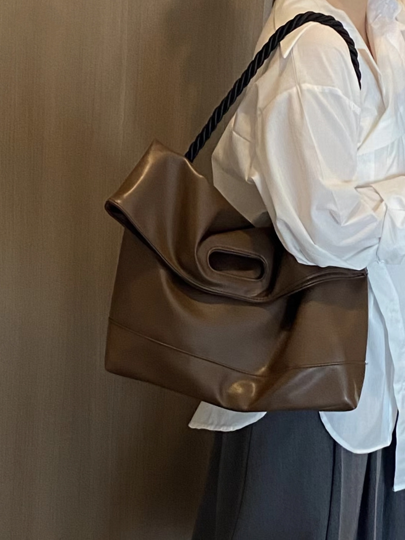 Brown soft leather large-capacity tote bag for women 2023 new commuter simple large bag student class single shoulder crossbody bag