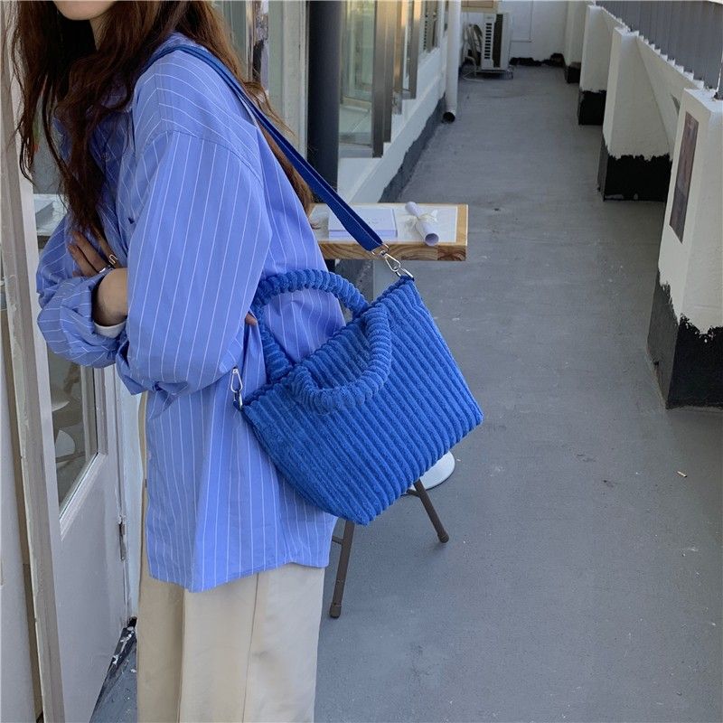 Bags for women 2021 new ins niche corduroy bag portable plush bag cute crossbody bag furry tote bag