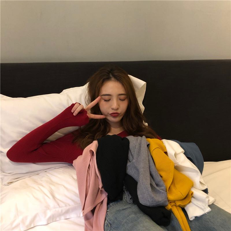 Real shot of Chic style early autumn solid color V-neck long-sleeved slim and versatile basic base knitwear for women