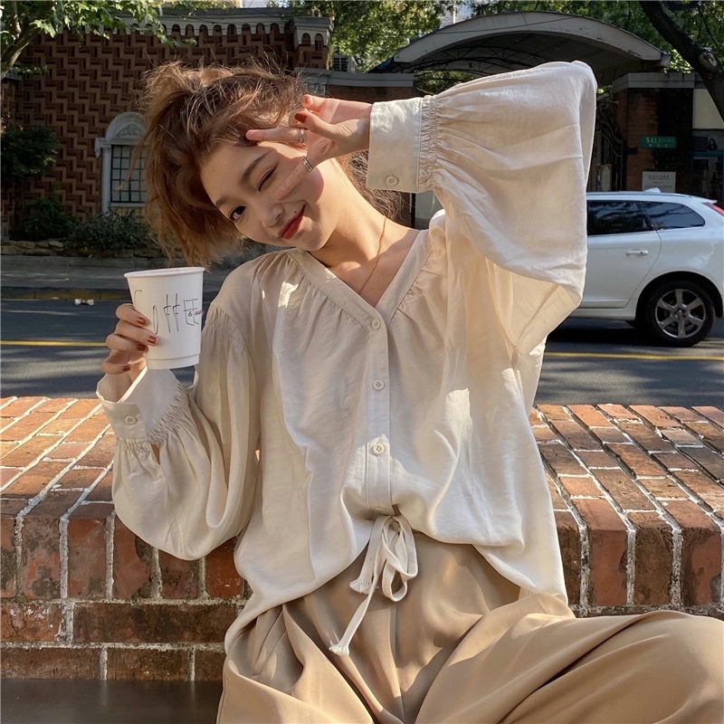 Real shot!  Korean style retro V-neck shirt for women, loose and comfortable pleated design long-sleeved top