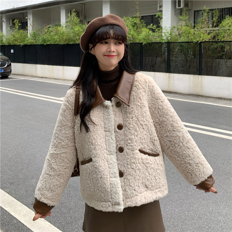 Actual shot of 2023 winter pu leather contrasting color splicing lamb wool coat for women with small fragrant style polo collar furry top