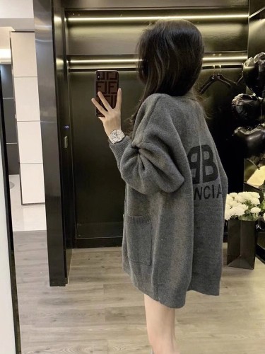 European station trendy brand letter loose knitted cardigan for women autumn and winter new soft and waxy casual lazy style thick sweater jacket