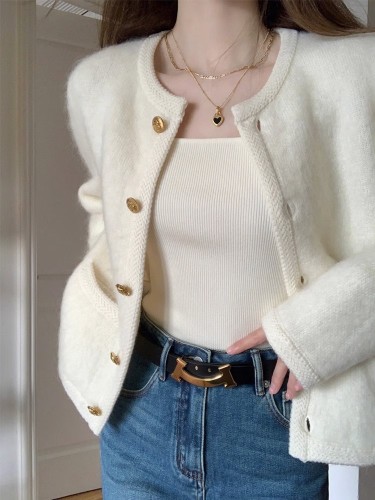 White small fragrant style short coat for women in autumn, high-end and gentle style, elegant lady knitted sweater cardigan