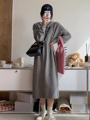 Long knee-high white hooded sweater for women in autumn and winter for small people, lazy style loose bottoming knitted dress