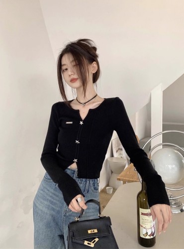 Pure desire v-neck black bottoming shirt women's knitted cardigan  spring new hot girl top design niche