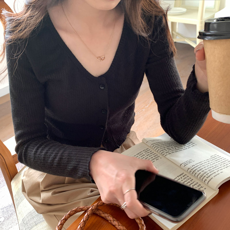 實拍2023秋季韓版時尚簡約上衣百搭V領溫柔風柔軟針織開衫女