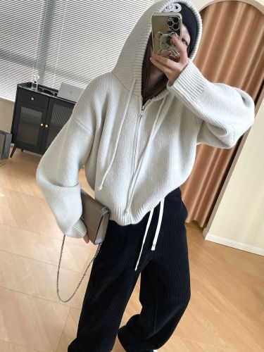 A large number of Tmall quality design hooded zipper short sweater jackets for women