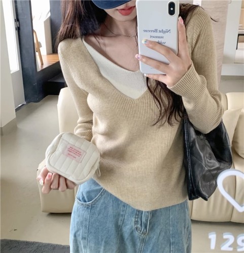 Designed V-neck fake two-piece patchwork sweater for women  winter Korean slim-fitting casual top