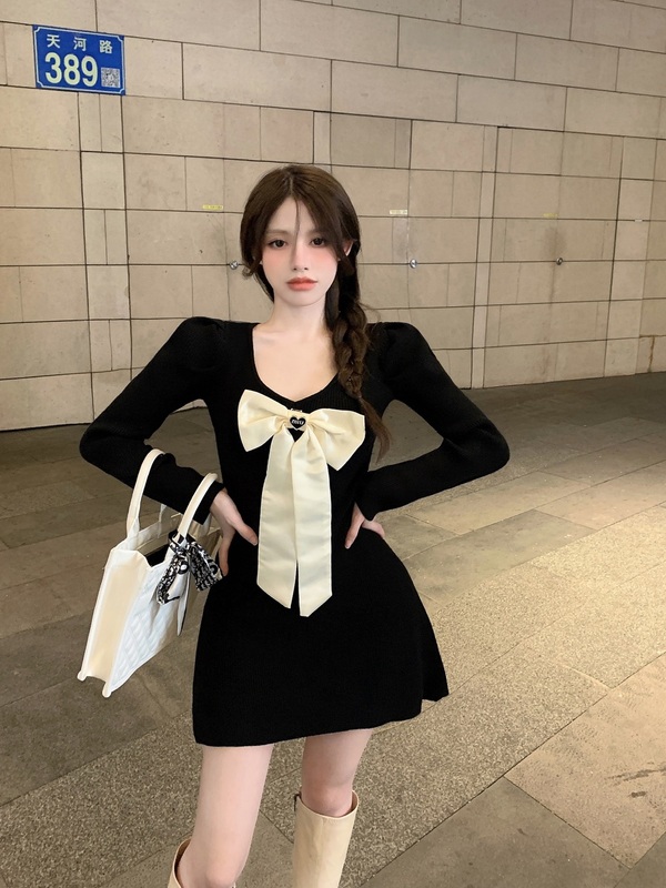 實拍秋冬V領泡泡袖毛衣針織連衣裙女蝴蝶結氣質溫柔小眾裙子