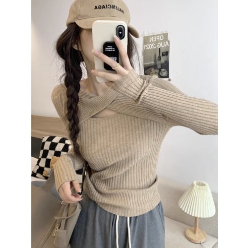 Be careful with the machine hollow long-sleeved sweater women's autumn  new slim fit stretch inner bottoming top