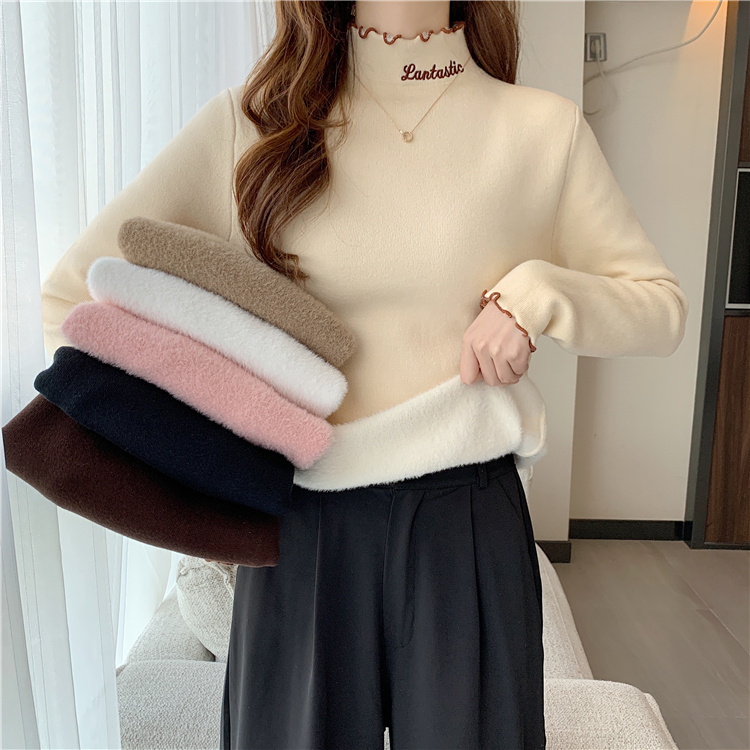 Real shot of ins new winter all-in-one velvet versatile embroidered turtleneck bottoming sweater jacket