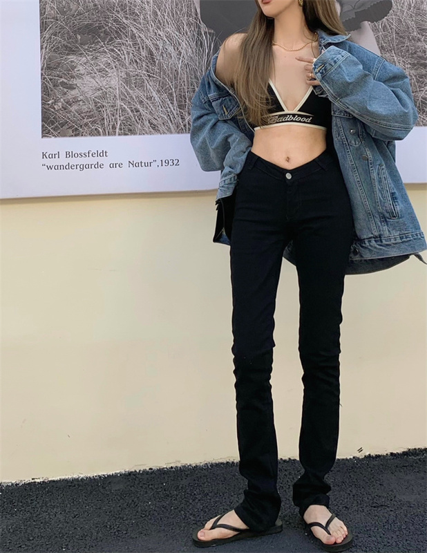 Real shot of retro V-waist versatile straight jeans