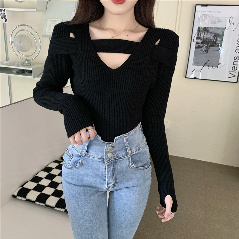 Real shot of autumn and winter style hollow V-neck knitted sweater base layer two-wear design niche chic top