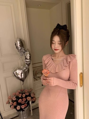 French gentle ruffled knitted dress for women in autumn and winter with temperament and slim long fishtail sweater dress