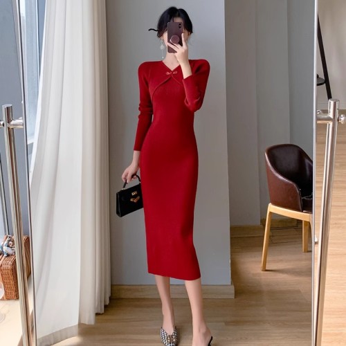  Autumn and Winter Retro Button Knitted Dress Red Temperament Slim Fit V-neck Sweater Dress Bottoming Long Skirt