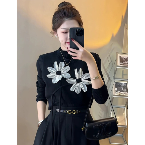 European heavyweight early autumn beautiful niche new black flower knitted vest sleeveless women's high-end vest top