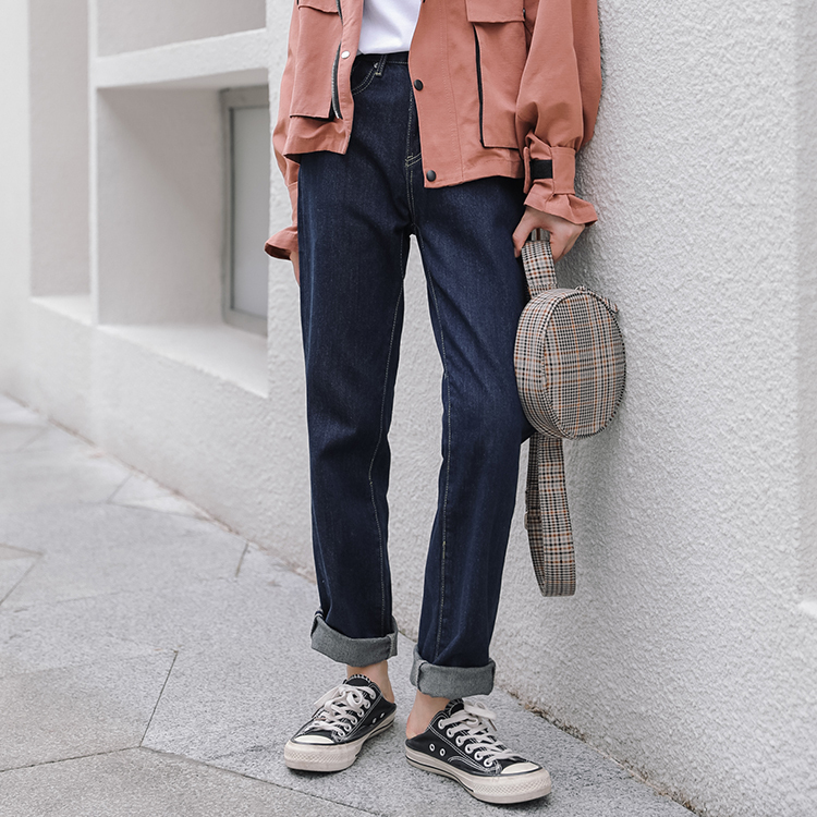 Actual shot of 2024 spring niche new loose Korean style slim dad pants students wide leg nine-point straight pants