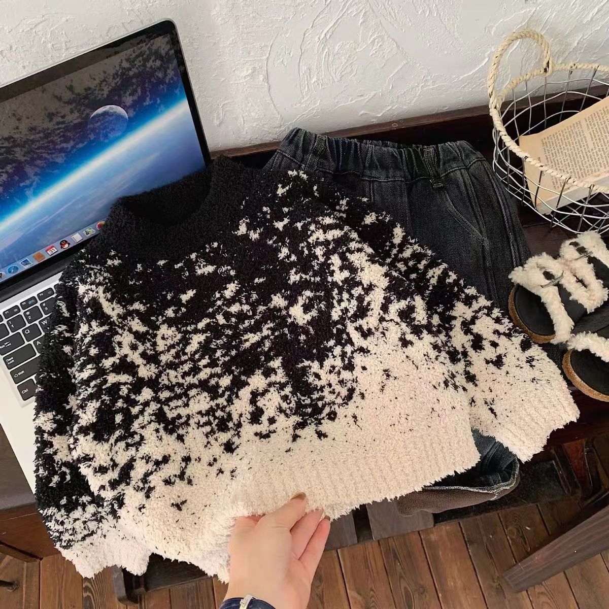 Boys' sweater thickened 2023 autumn and winter Korean style medium and large children's starry sky lazy knitted sweater children's round neck bottoming shirt trendy