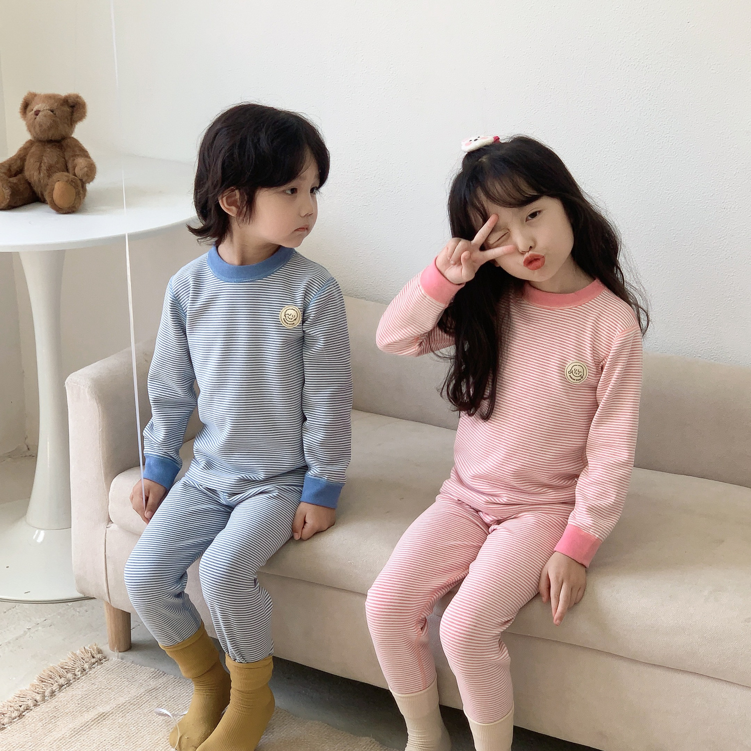 Children's boneless thermal underwear set for boys and girls in autumn and winter German velvet turtleneck autumn clothes and long pants baby home clothes pajamas