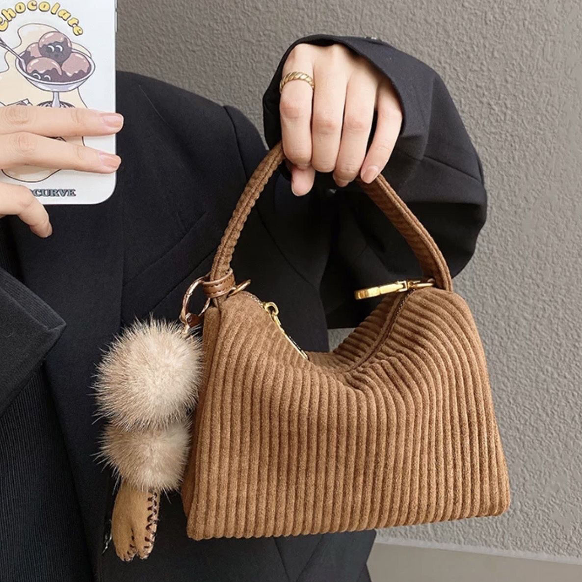 2023 Autumn and Winter New Single Shoulder Niche Design Retro All-match Zongzi Bag Women’s Handheld Messenger Bag
