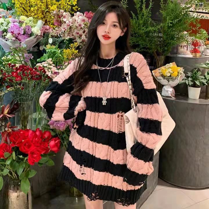 Holed twist striped long-sleeved sweater for women early autumn 2022 new design loose mid-length lazy style top