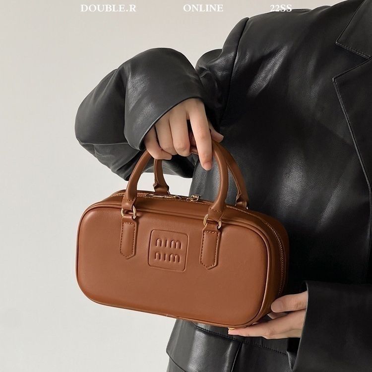 Niche retro bowling bag 2023 new Korean version ins versatile commuter handbag single shoulder crossbody small square bag