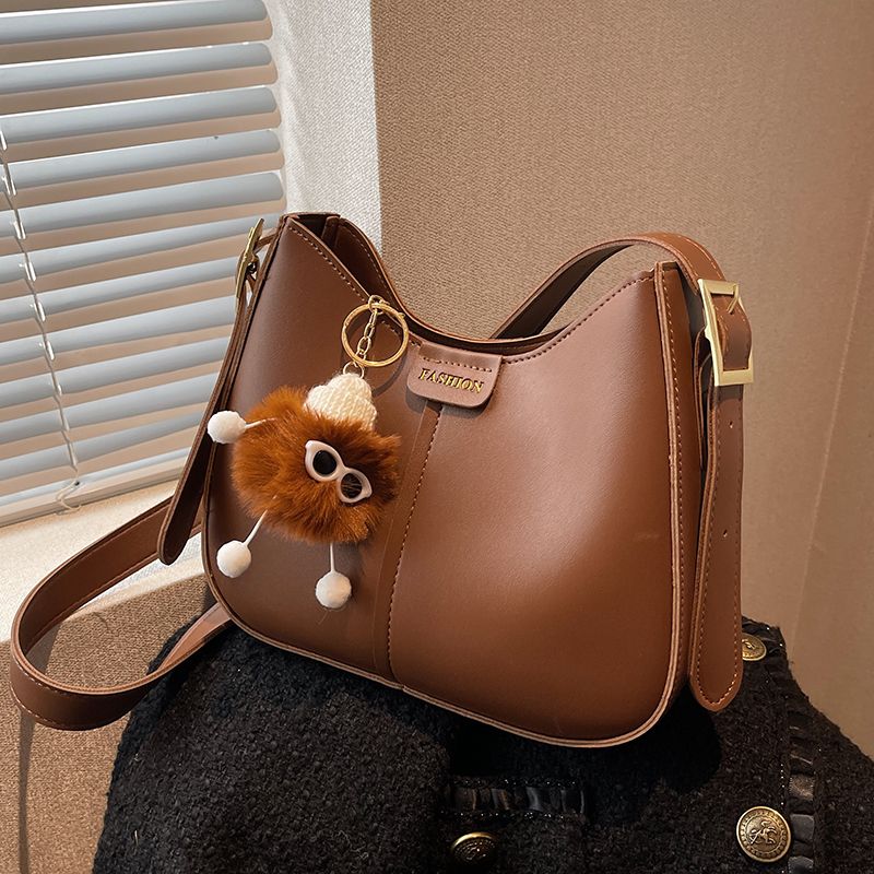 High-end retro niche design bag for women 2022 autumn and winter new popular popular crossbody bag shoulder bucket bag