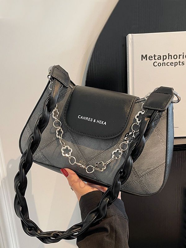 This year's popular niche design bags 2023 new women's bags are fashionable and versatile crossbody bags single shoulder armpit small square bags