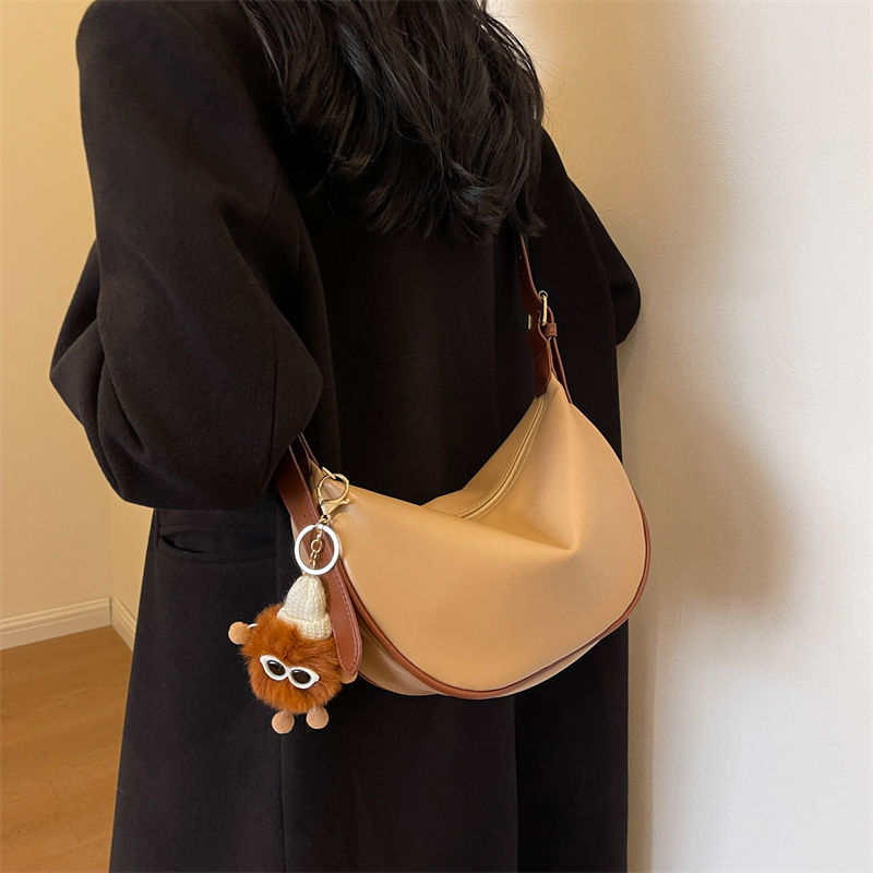 Korean contrasting texture armpit bag for women 2023 autumn and winter new style trendy retro dumpling bag versatile single shoulder crossbody bag