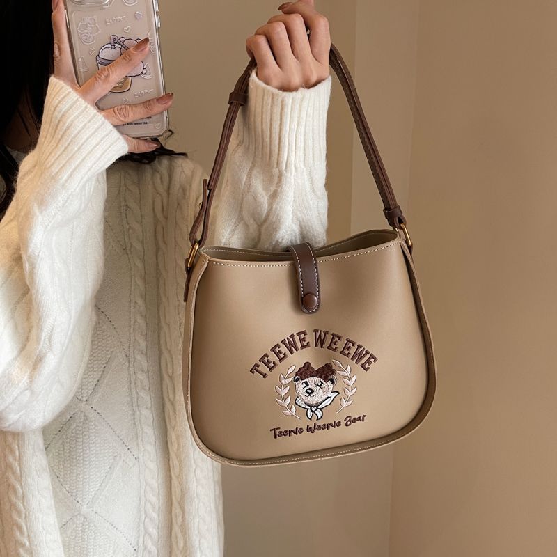 Retro large-capacity crossbody bag for women 2023 new trendy autumn and winter Korean bucket bag niche texture armpit bag