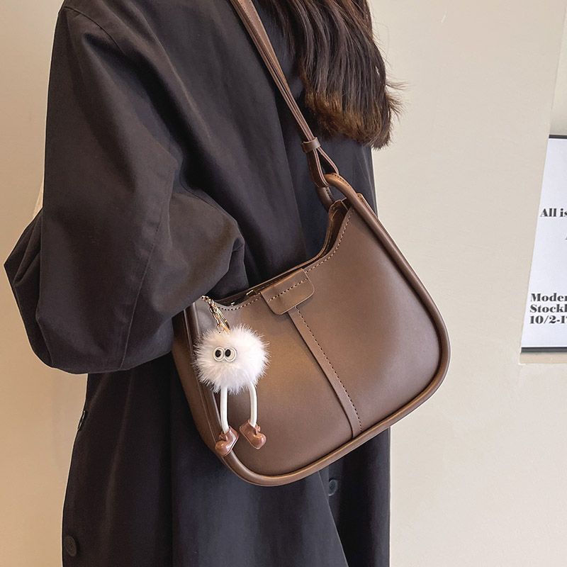 Korean style fashion versatile armpit bag for women 2023 new autumn and winter niche commuting small square bag high-end crossbody bag