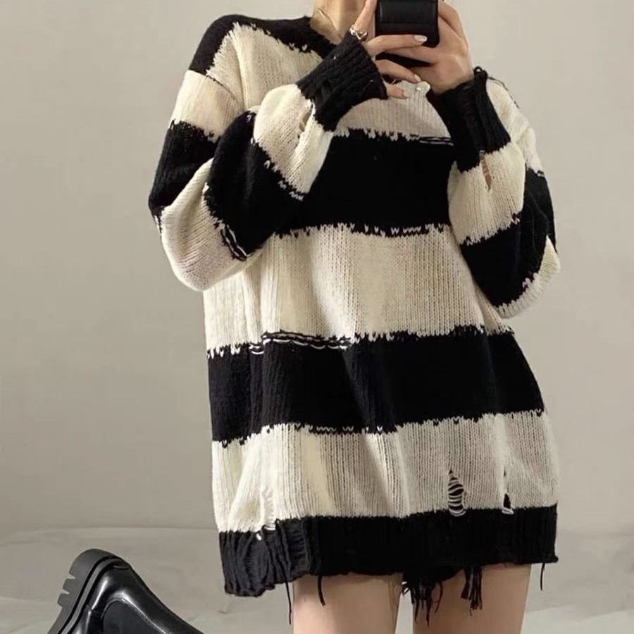 Striped sweater women's early autumn 2023 new retro chic lazy style loose outer wear chic long-sleeved knitted top