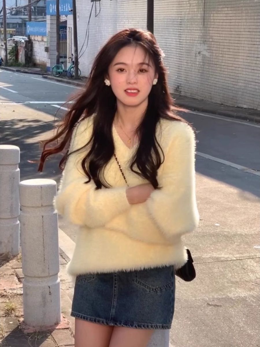 Breast fufu outer wear thickened sweater for women in autumn and winter gentle lazy style milk yellow top new sweet soft waxy knitted