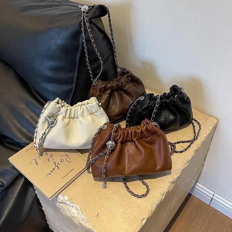 Amy Rabbit Women's Bag 2023 New Fashionable Solid Color Bag Exquisite Chain Design Single Shoulder Crossbody Bucket Bag