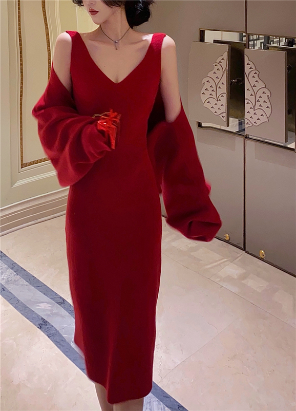 Autumn and winter real shot New Year red Christmas red knitted suspender slim dress + red sweater cardigan