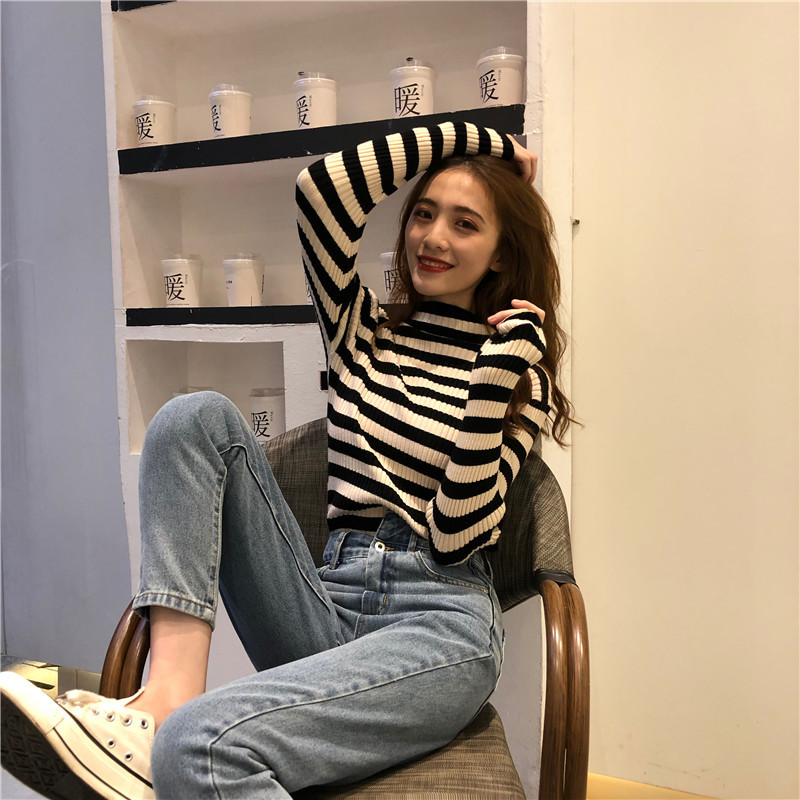 Real shot of Chic's new slim-fitting high-neck striped long-sleeved thickened bottoming sweater