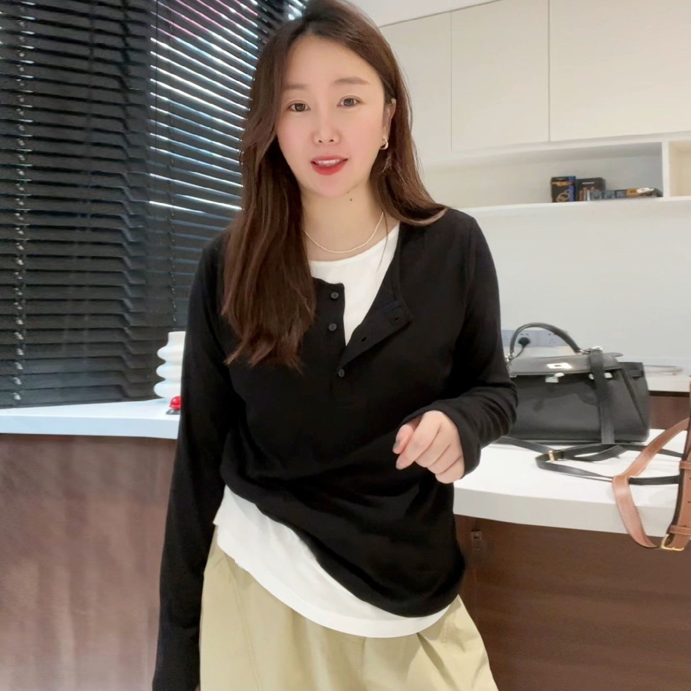 Fake two-piece long-sleeved T-shirt for women 2023 new autumn top for fat mm large size loose slimming belly-covering bottoming shirt