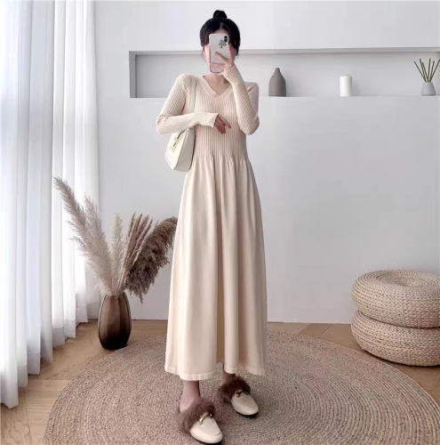 Women's autumn and winter new style with coat, sweater dress and long skirt with V-neck slim knitted dress and long skirt