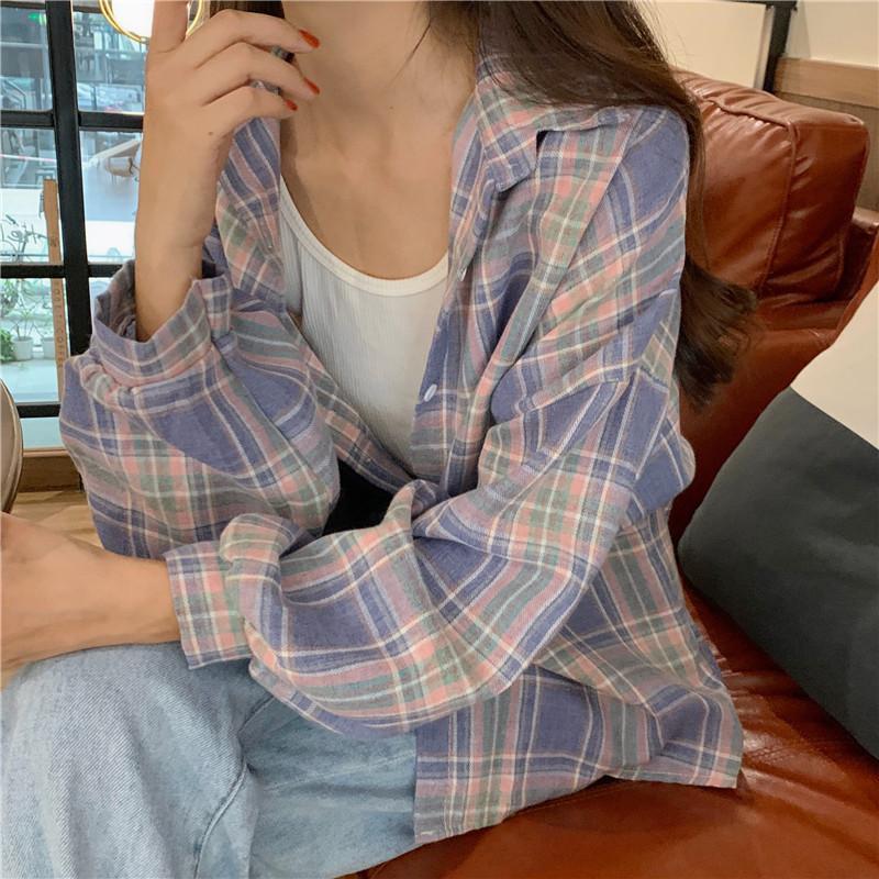 2023 new spring and summer plaid shirts for female students, loose shirts, versatile short tops for small people, and outer jackets