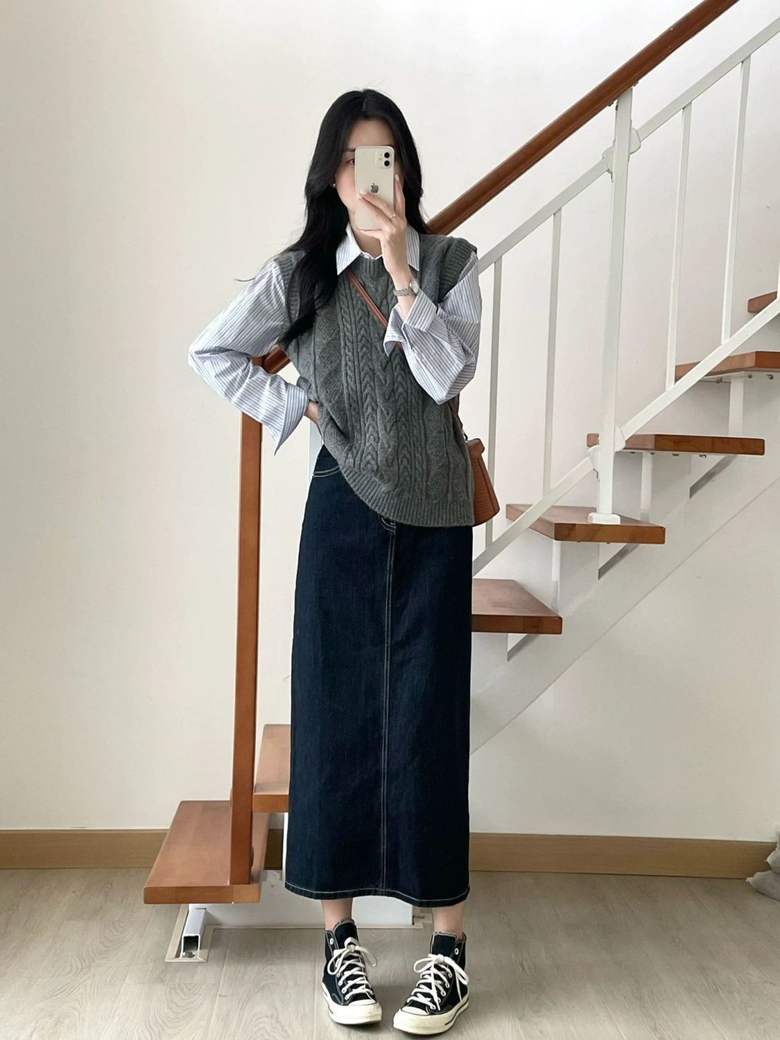 Three piece suit spring and autumn French retro style knitted sweater vest vest striped shirt denim skirt