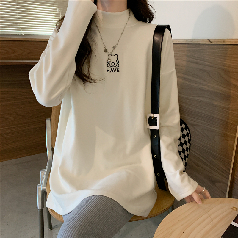 Actual shot of Korean style round neck pullover white T-shirt bottoms for girl missing